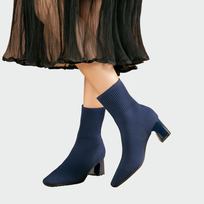 Pre-knitted boots with heels