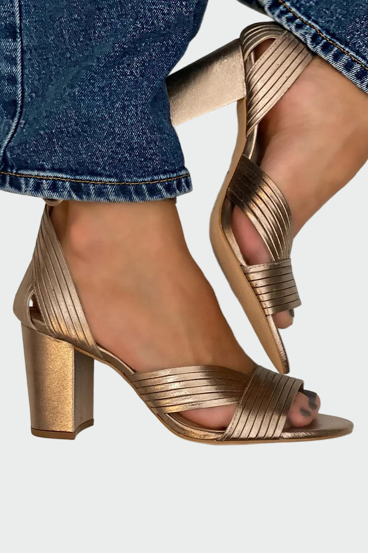 Elegant sandals with a strap