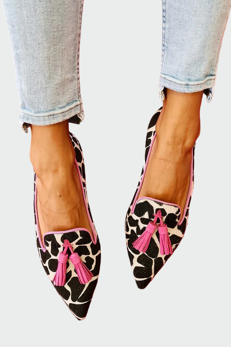 Pointed-toe moccasins