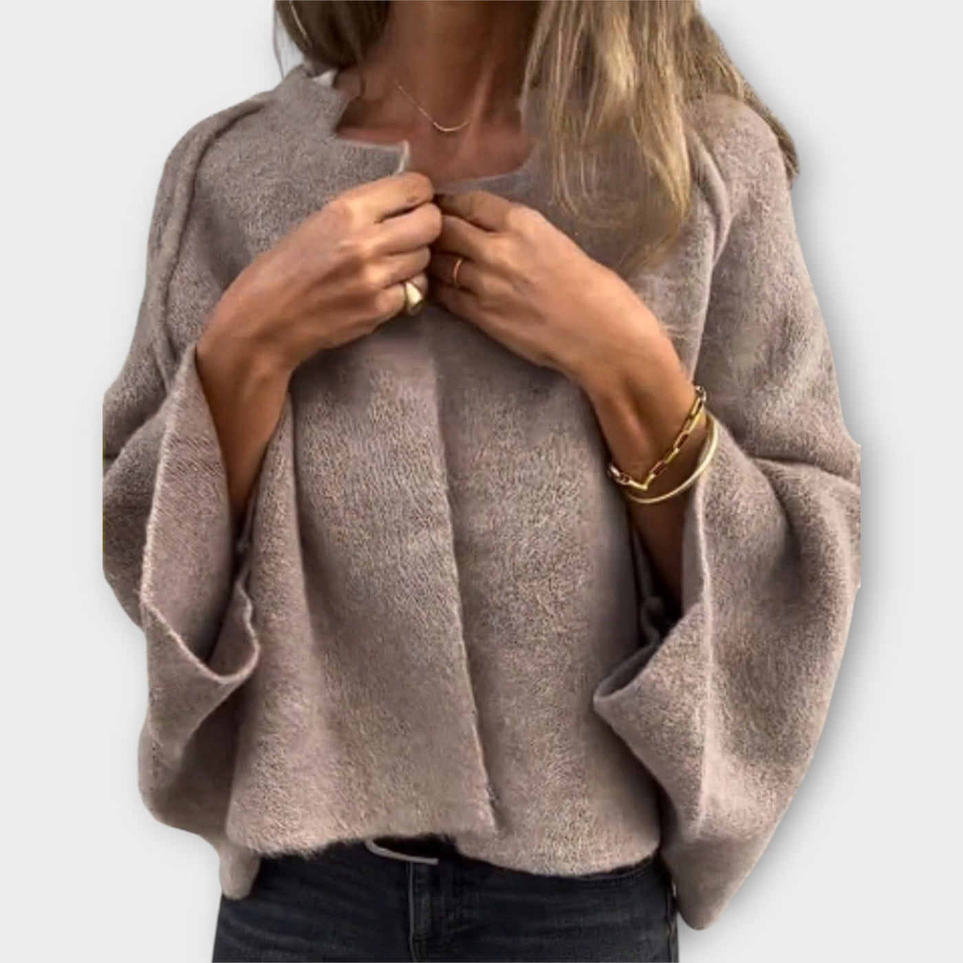 Elegant cardigan with minimalist design