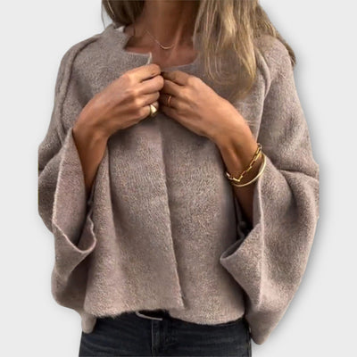 Elegant cardigan with minimalist design