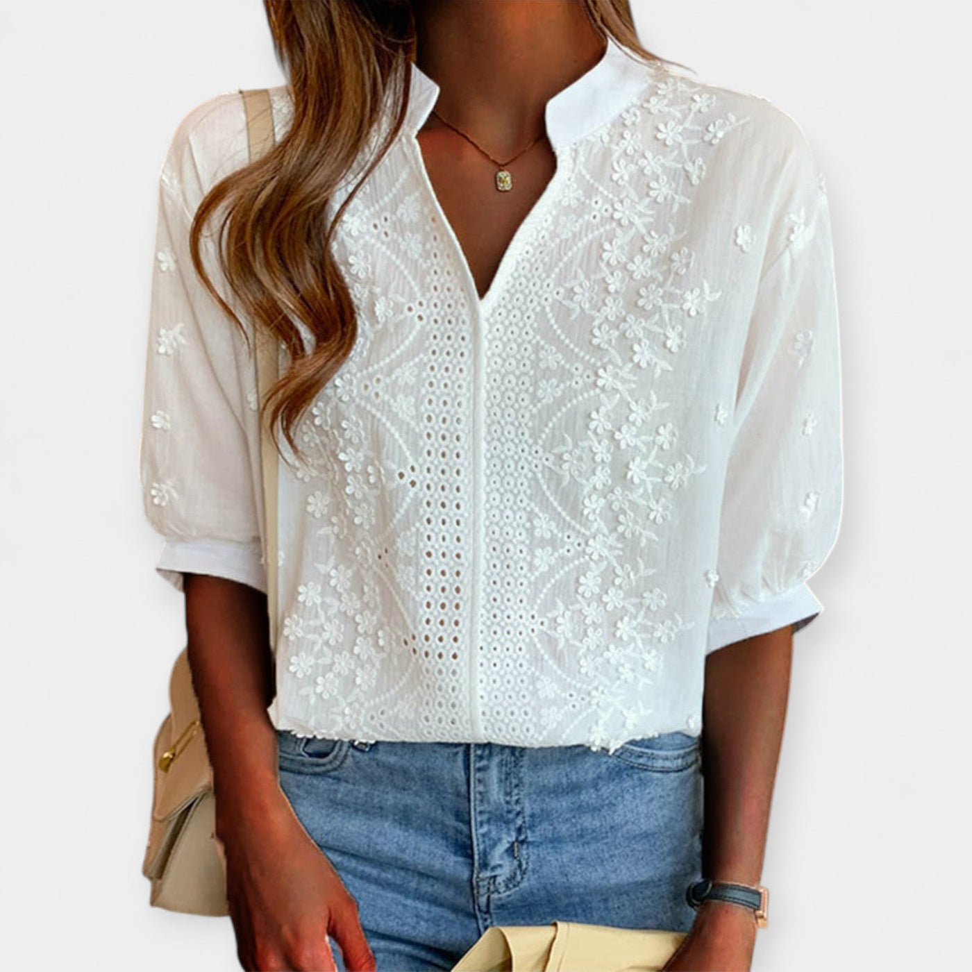 Shirt with wide sleeves