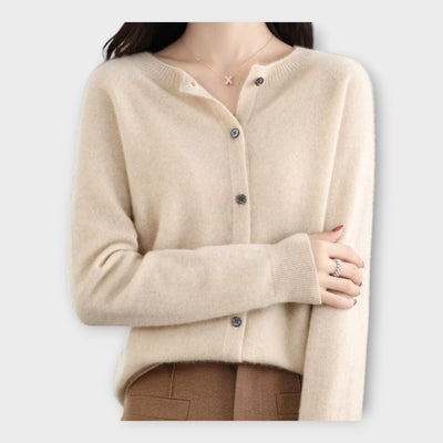 Elegant buttoned cardigan