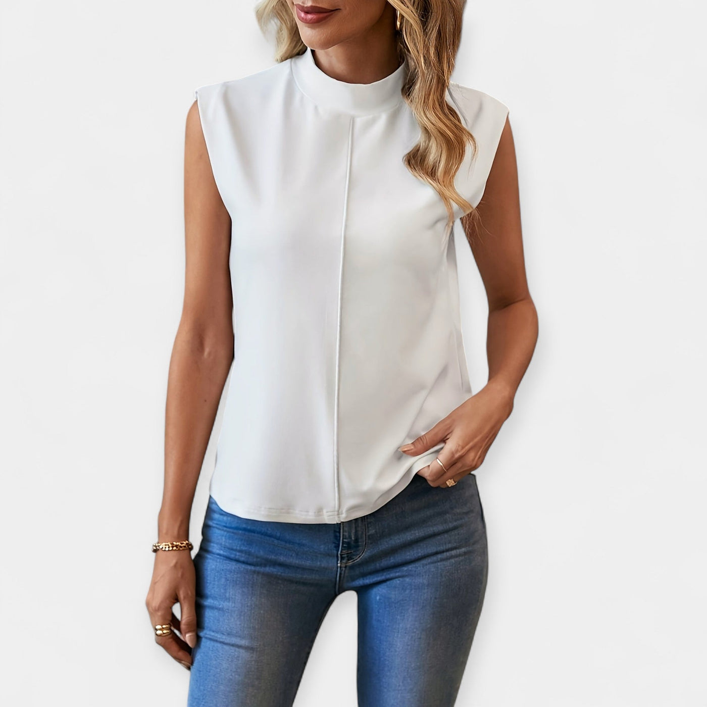 Elegant sleeveless shirt