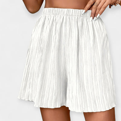 Elegant pleated shorts