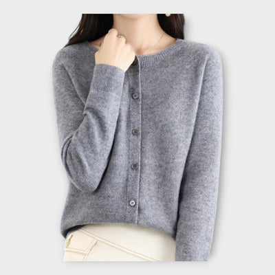 Elegant buttoned cardigan