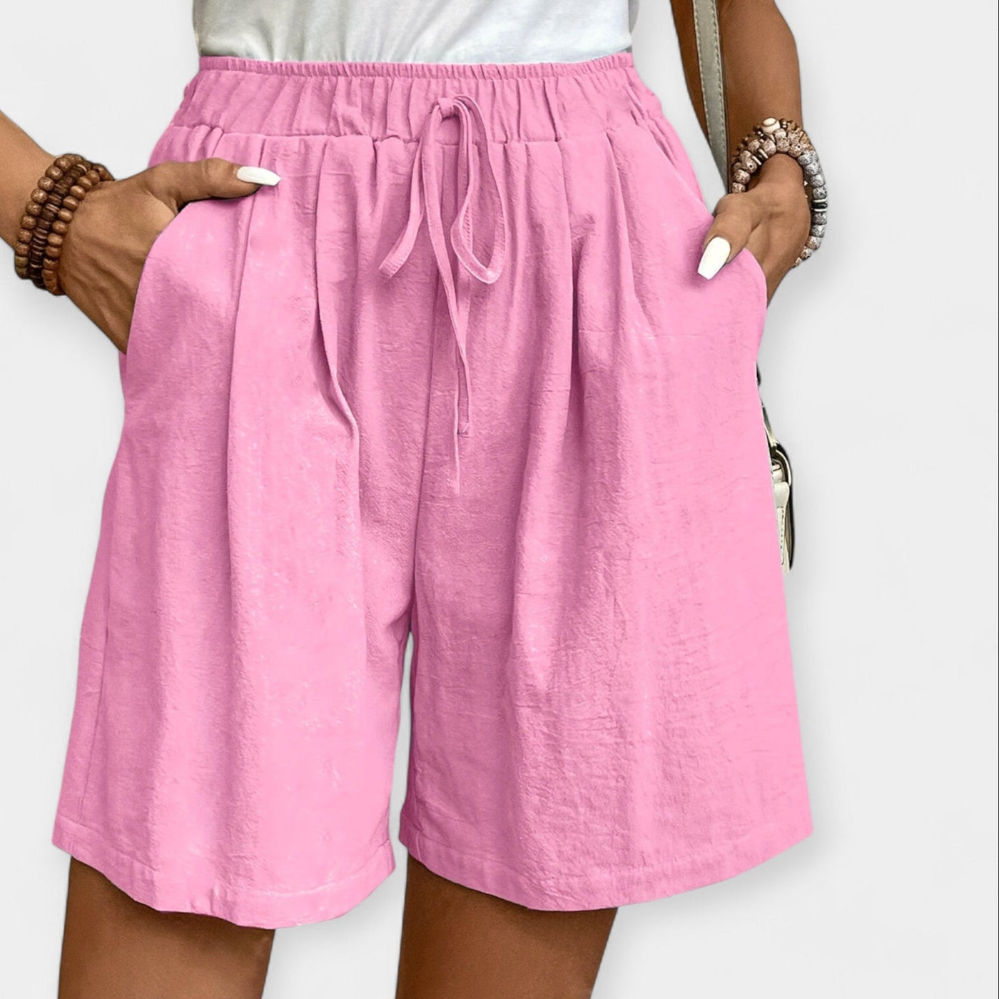 Shorts with an airy texture