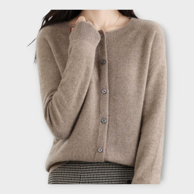 Elegant buttoned cardigan