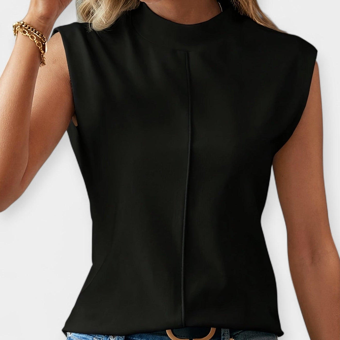 Elegant sleeveless shirt