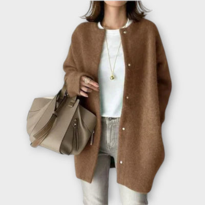 Elegant knitted cardigan