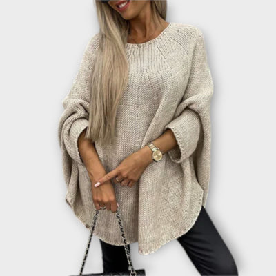 Elegant sweater with round neck