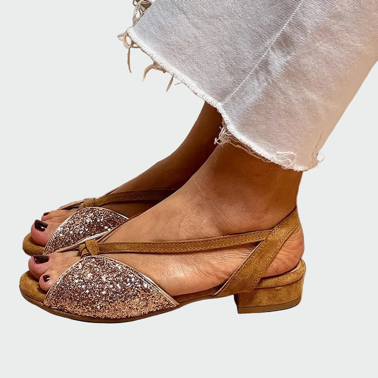Flat sandals with glitter