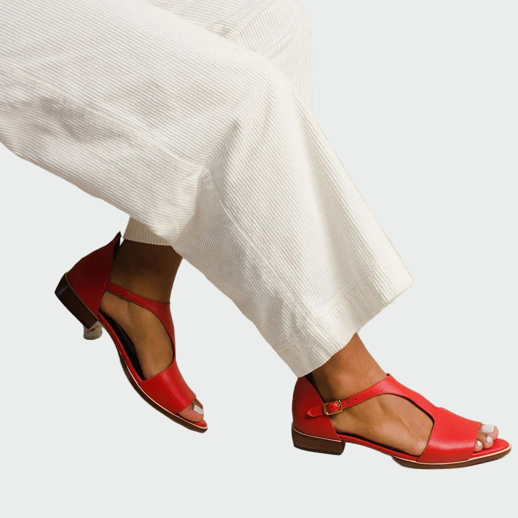 Low open sandals with strap