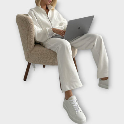 A set with minimalist aesthetics