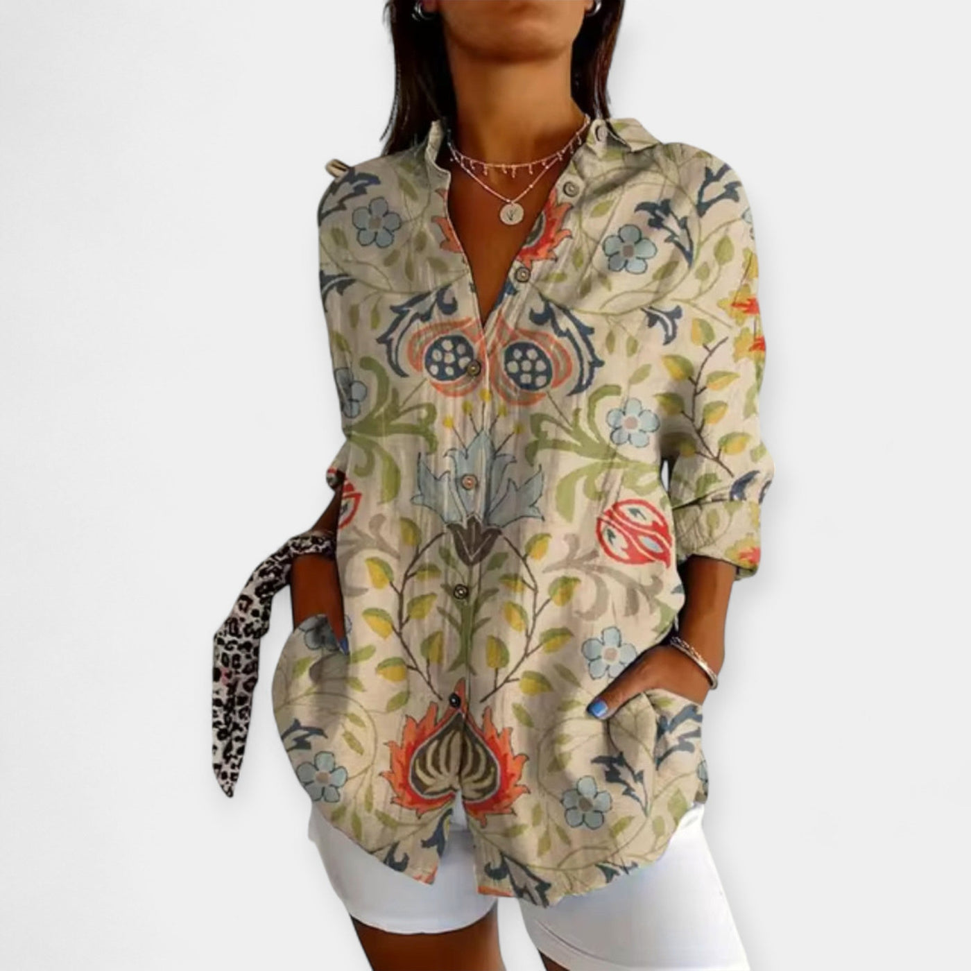 Shirt with buttons and floral print