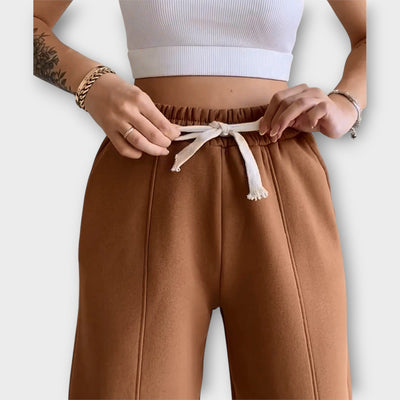 Set with buttons and elegant lines