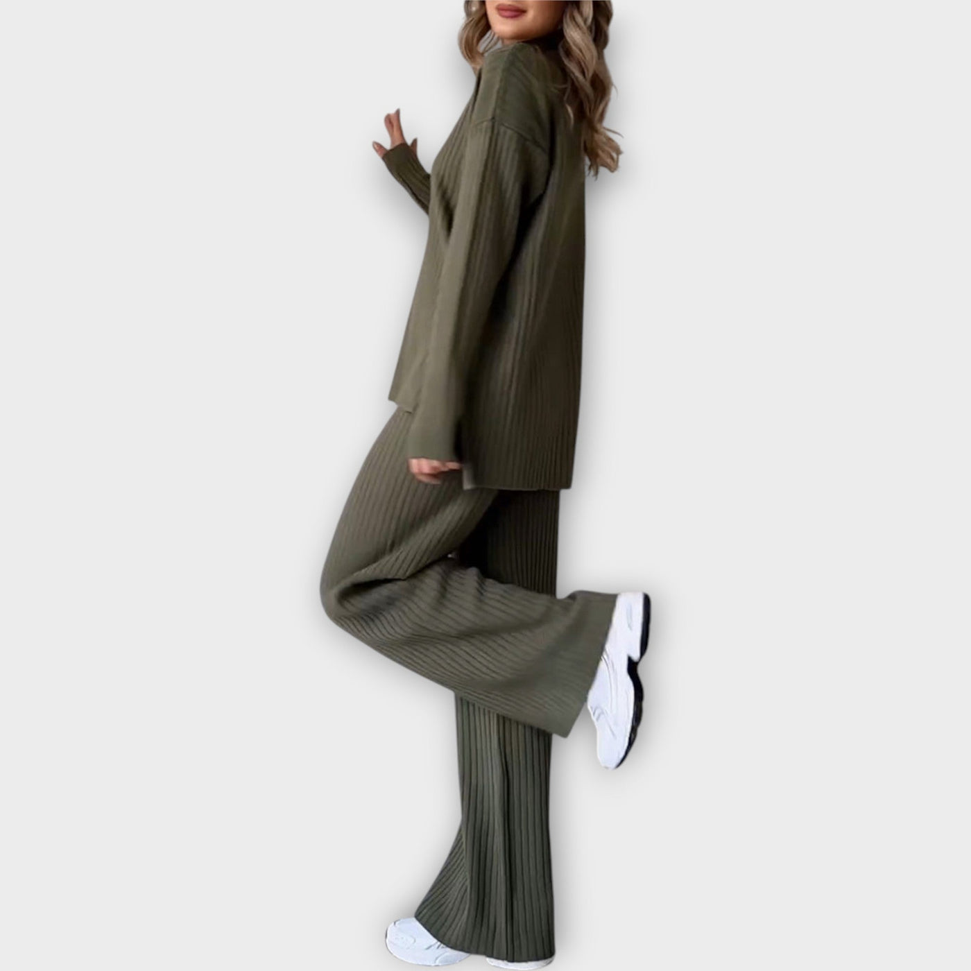 Knitted set with a comfortable fit