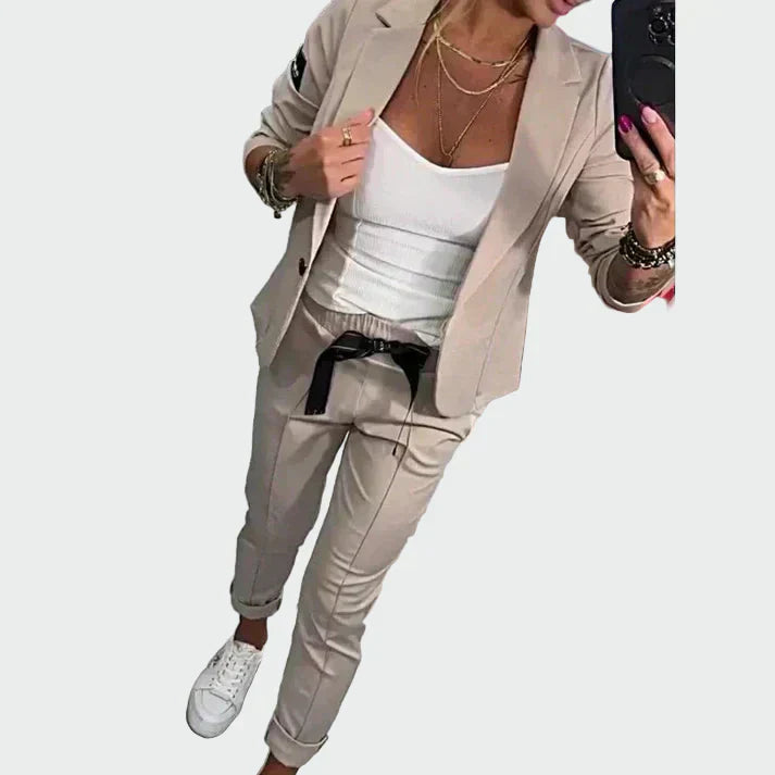 An effortlessly elegant two-piece suit