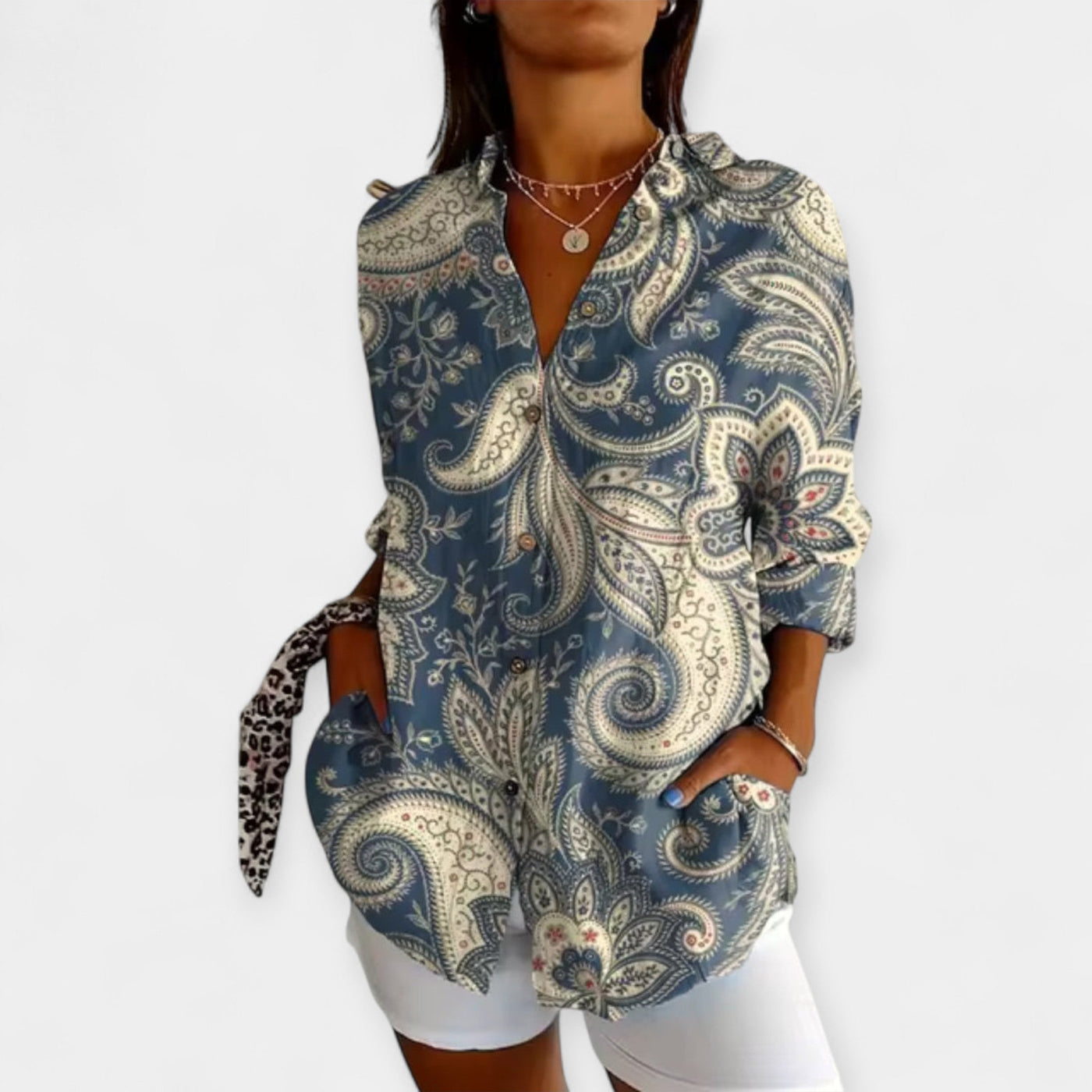 Shirt with buttons and floral print