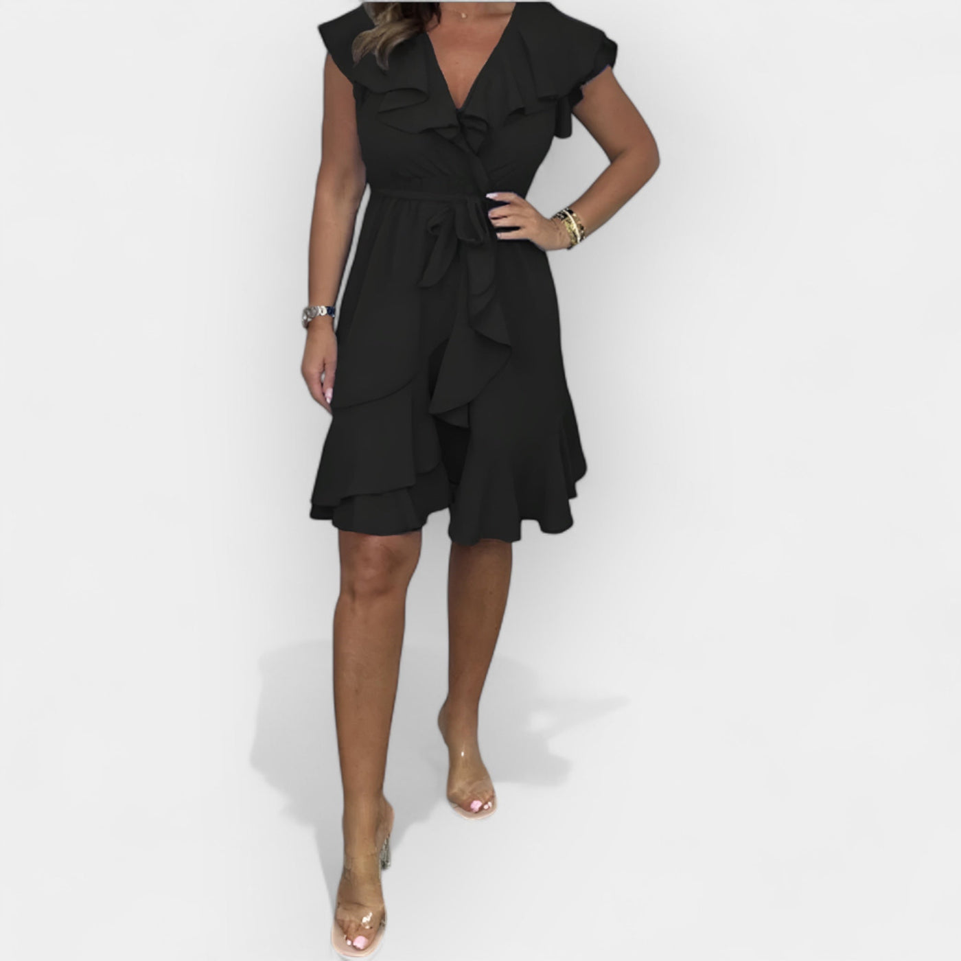 Elegant dress with feminine lines