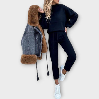 A set with a comfortable fit and timeless finish