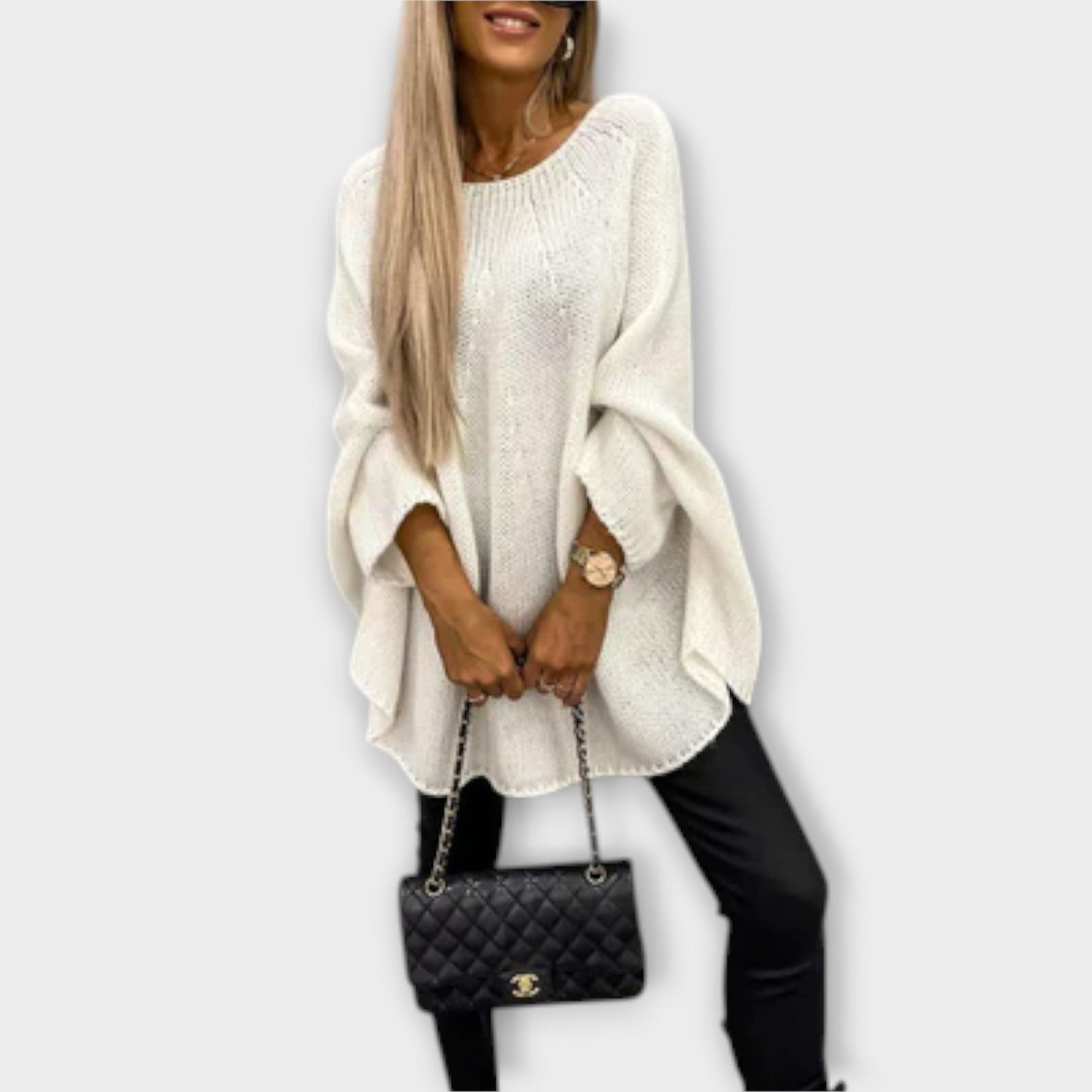 Elegant sweater with round neck
