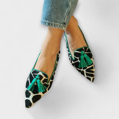Vibrant pointed-toe loafers with tassel