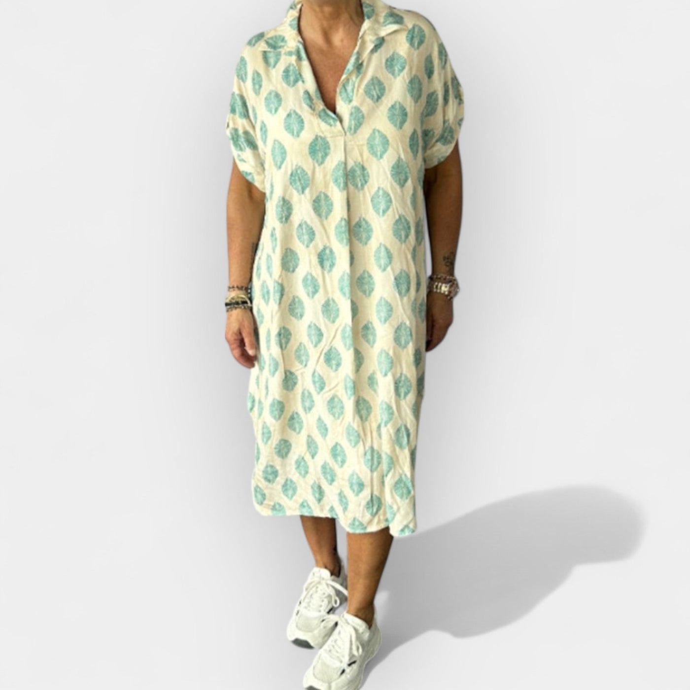 Summer dress with a neckline and a light line