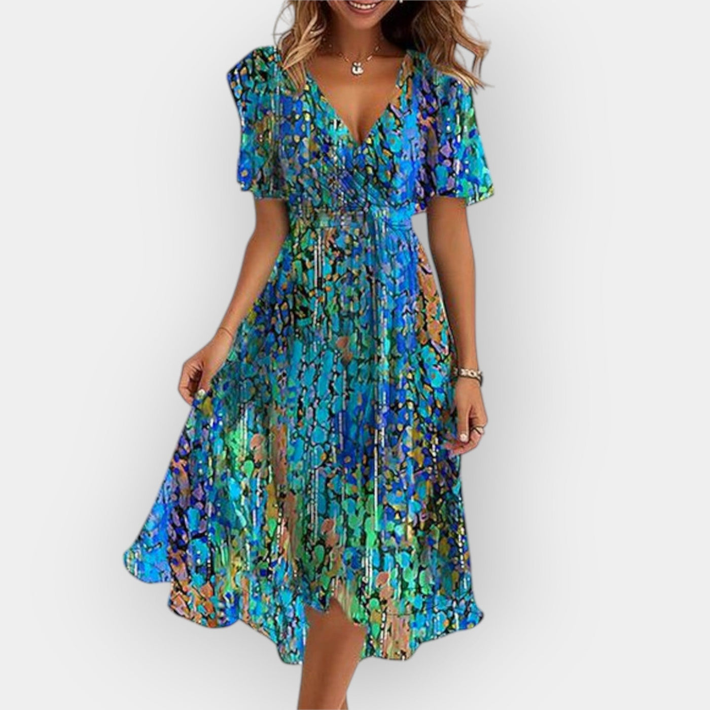 Midi dress with a flowing line