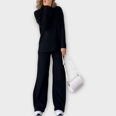 Knitted set with a comfortable fit