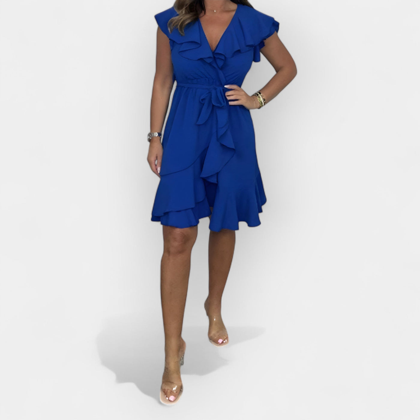 Elegant dress with feminine lines