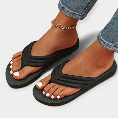Monochrome beach flip-flops