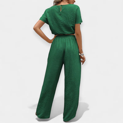 Stylish and wide-cut set