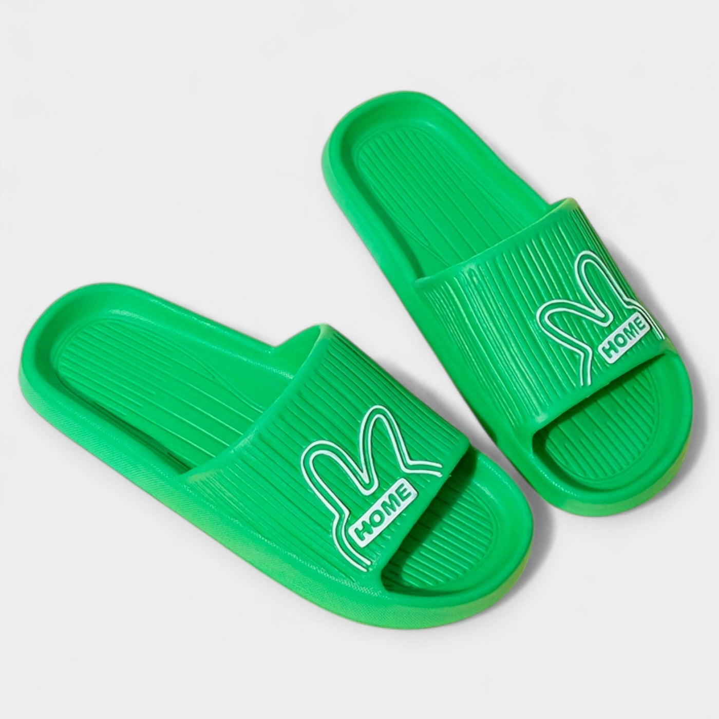 Women's slippers with cartoon design