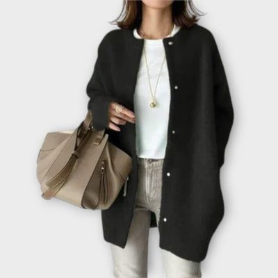 Elegant knitted cardigan