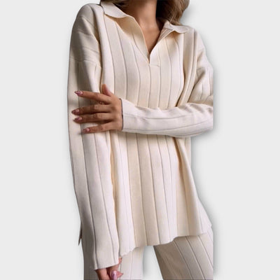 A set with loose lines and minimalist style