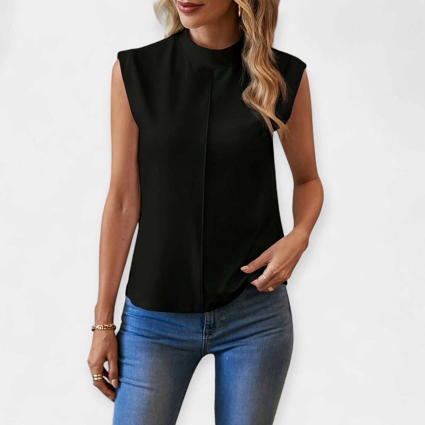 Elegant sleeveless shirt