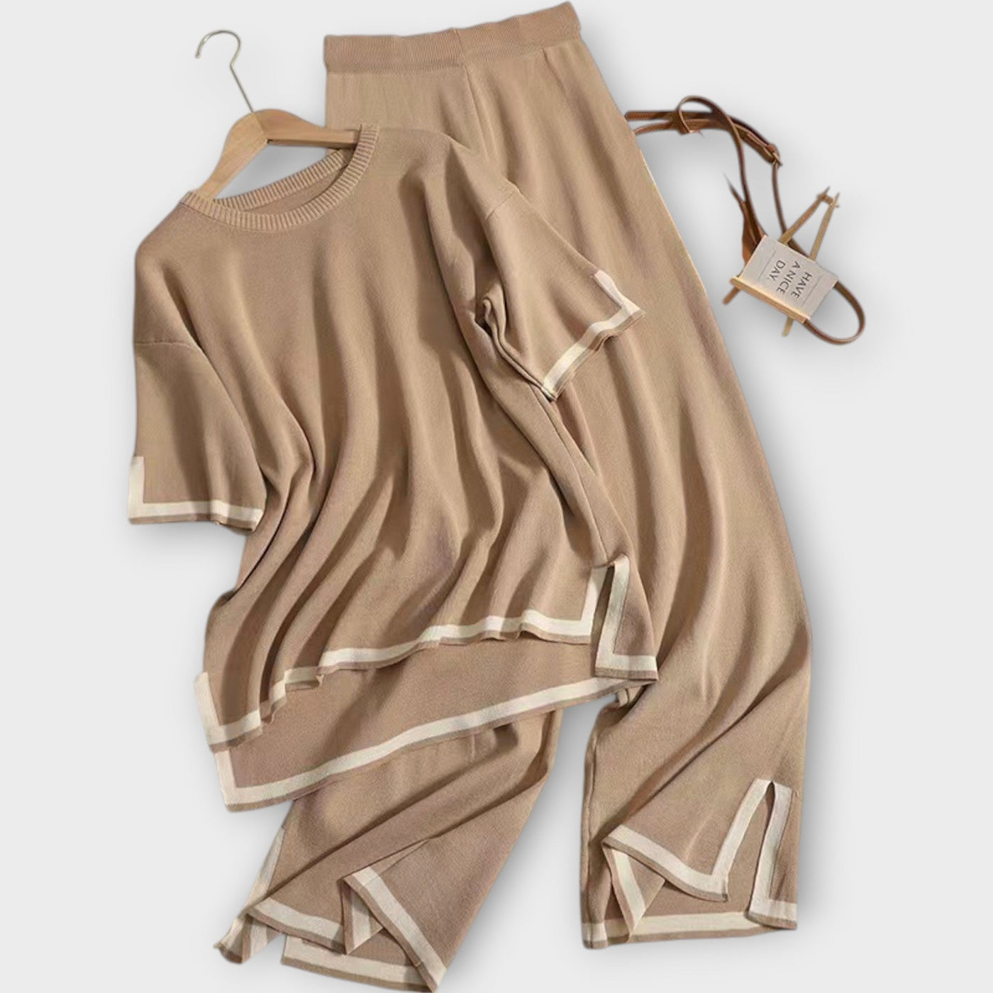 Short-sleeved knitted set with a wide cut