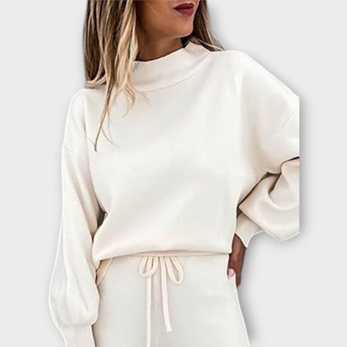 A set with a comfortable fit and timeless finish