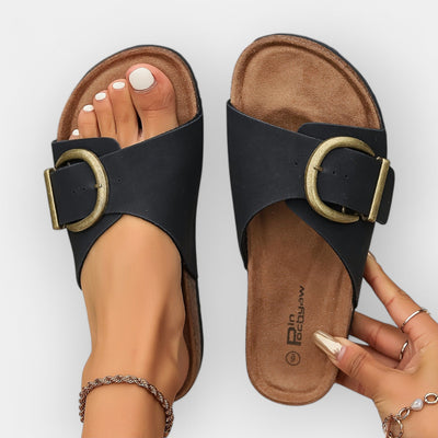 Anatomic sandals with a summery finish