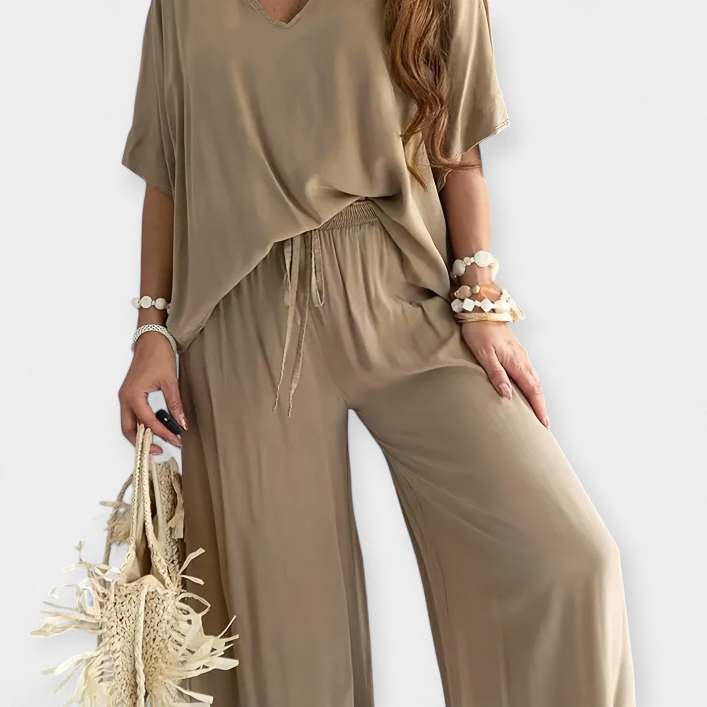 Airy set with wide trousers and a loose blouse