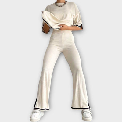 Short-sleeved knitted set with a wide cut