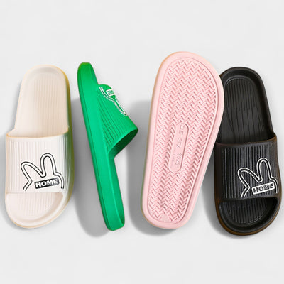 Women's slippers with cartoon design