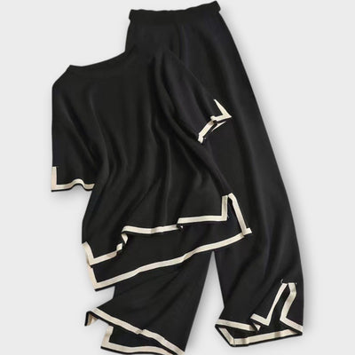 Short-sleeved knitted set with a wide cut