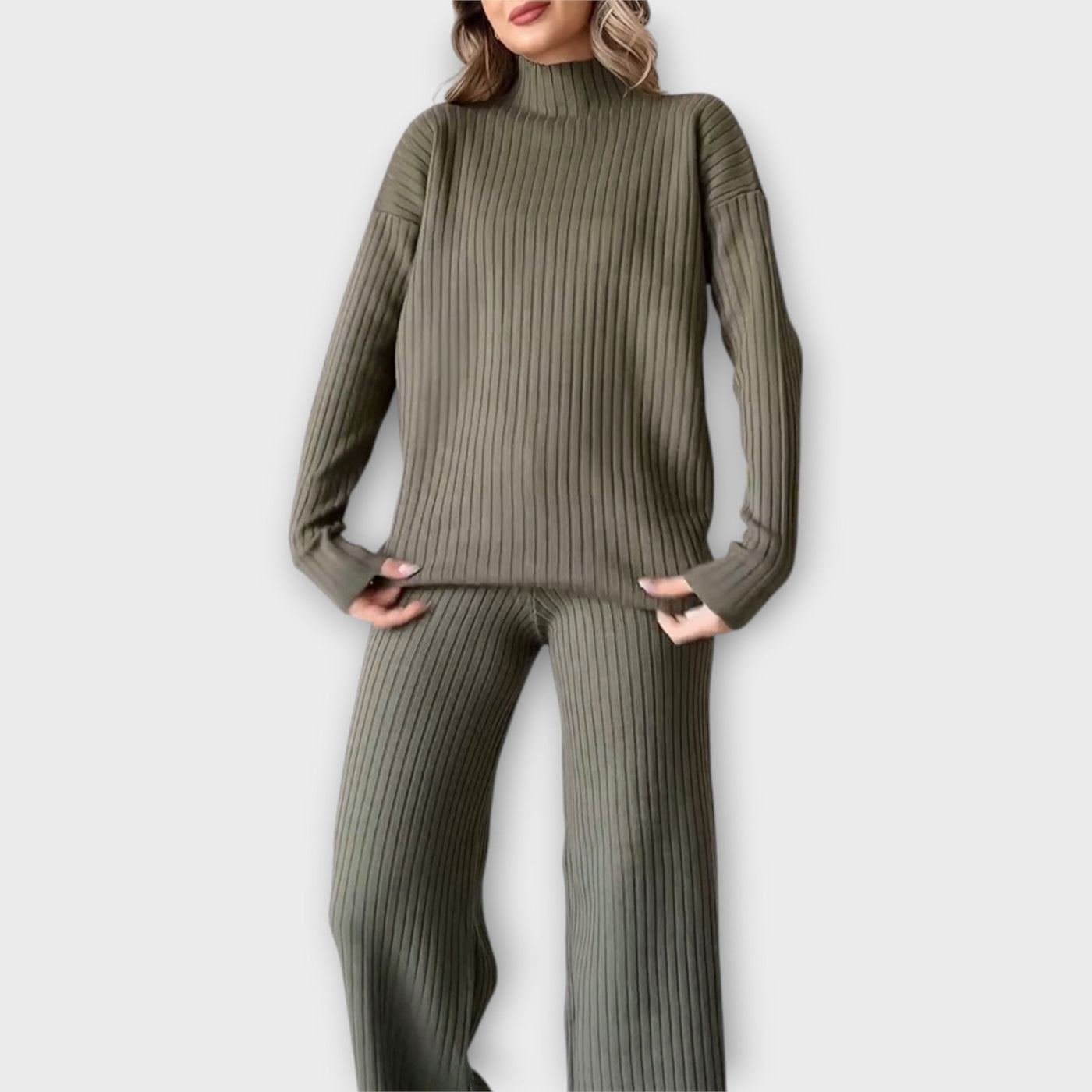 Knitted set with a comfortable fit
