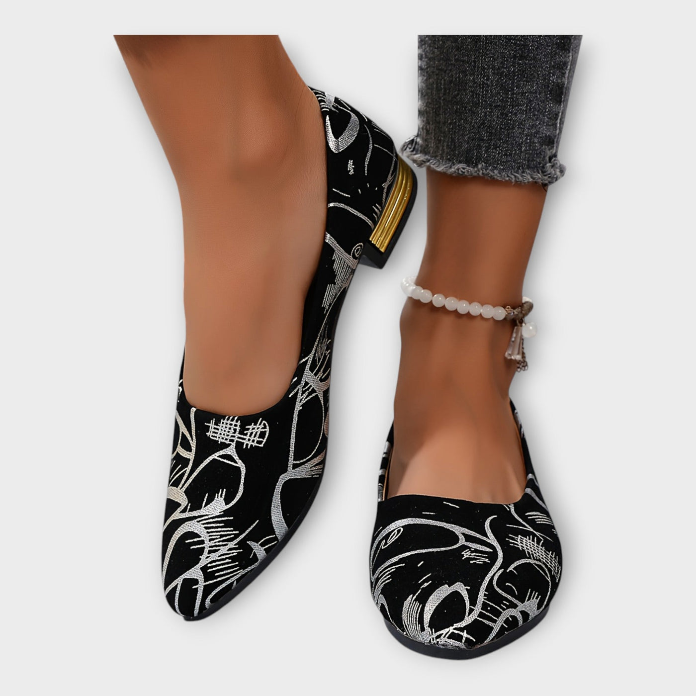 Elegant loafers with intricate details