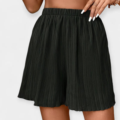 Elegant pleated shorts