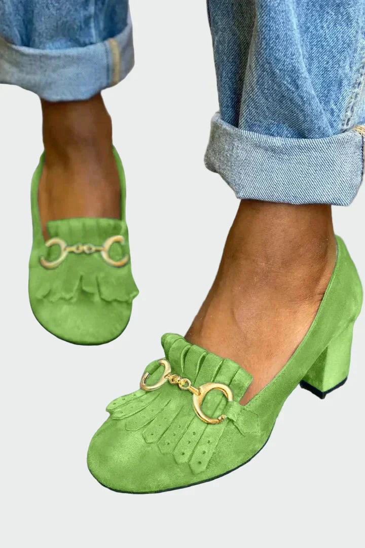 Heels with fringe and gold buckle