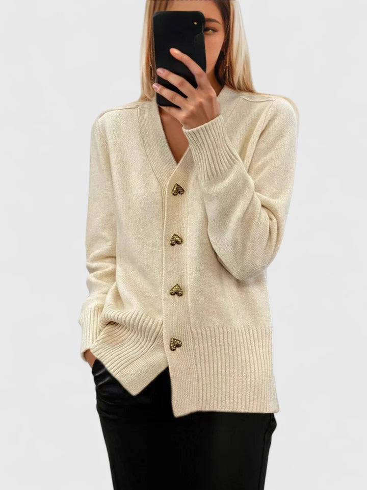 Elegant knitted cardigan with buttons