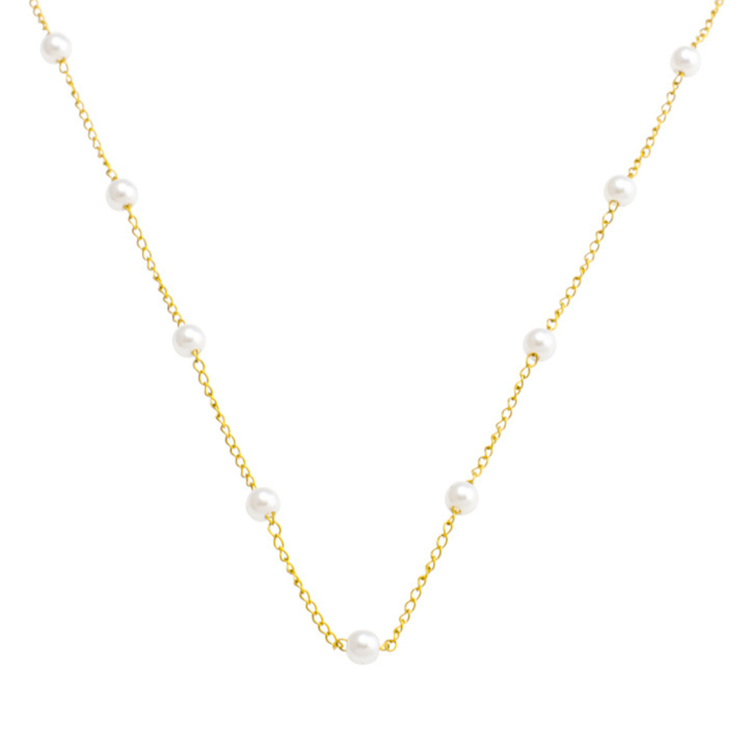 Delicate pearl necklace